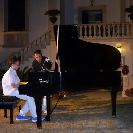 לינה וארוחת בוקר The Architect