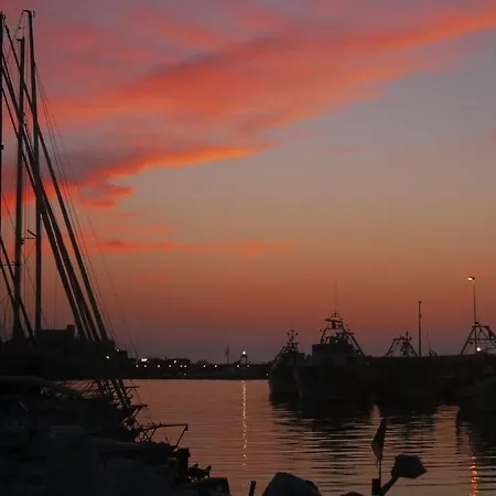 The Architect לינה וארוחת בוקר בארי